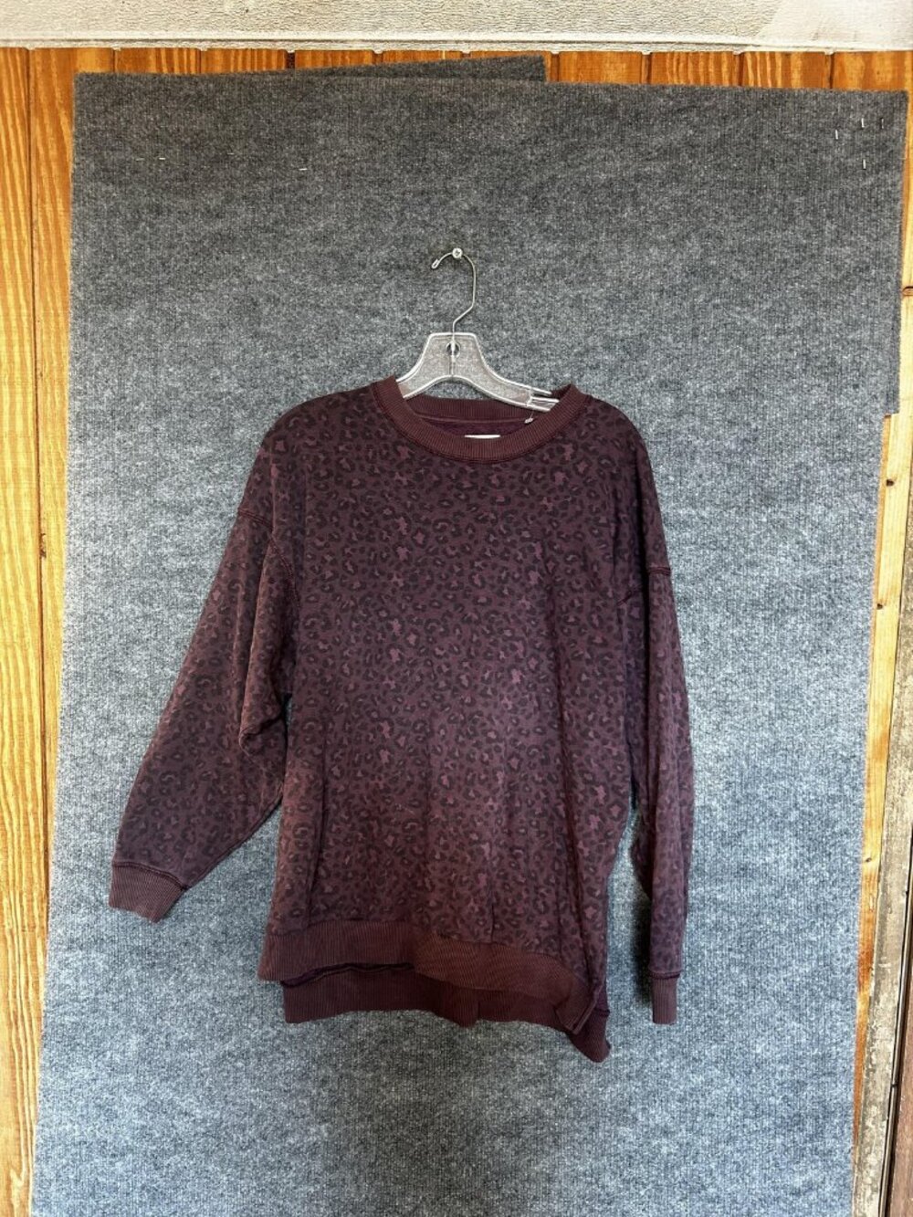 American Eagle Sweater Womens XS Purple Cotton Blend Leopard Fleece Pullover